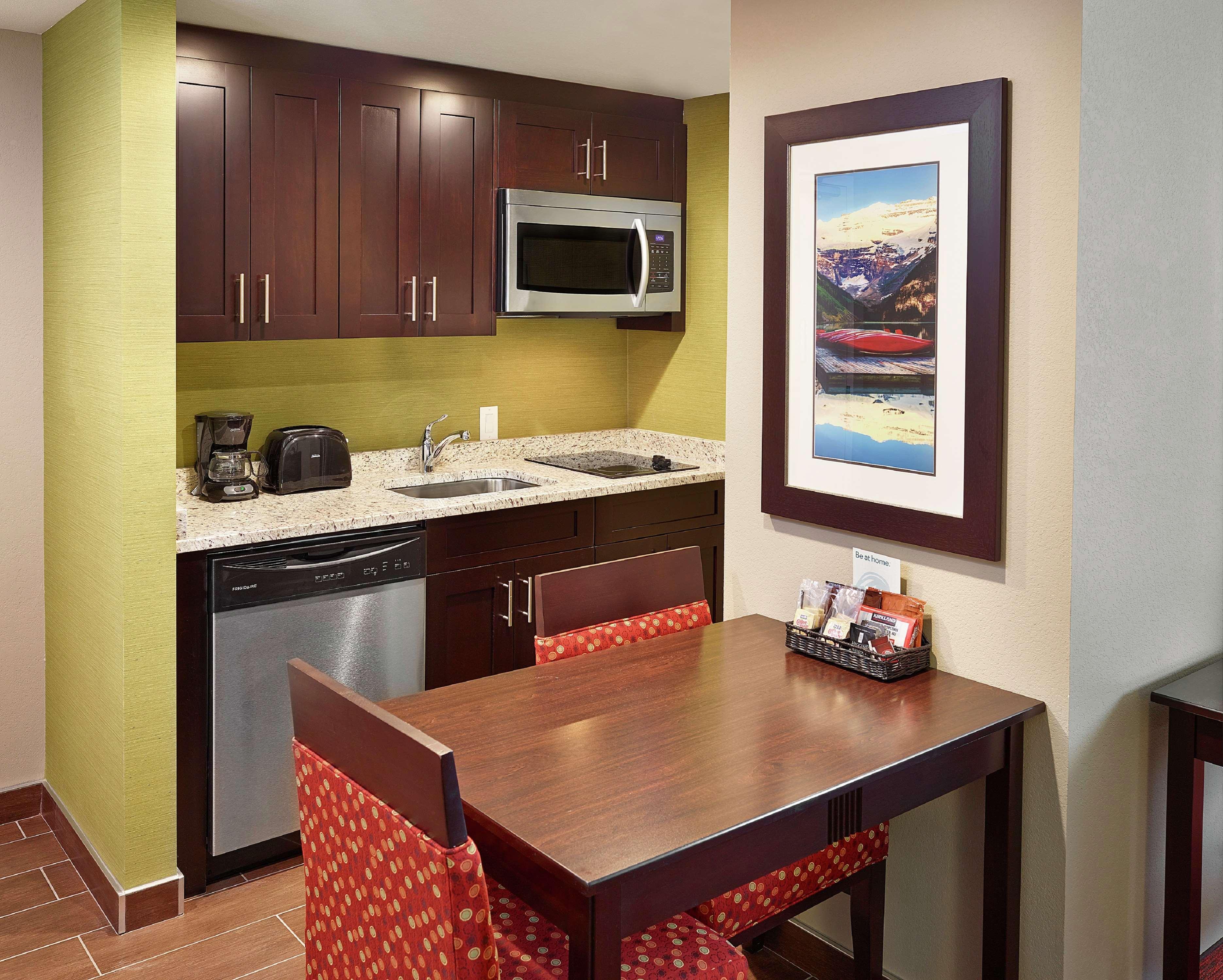 Homewood Suites Calgary Airport YYC Exterior foto